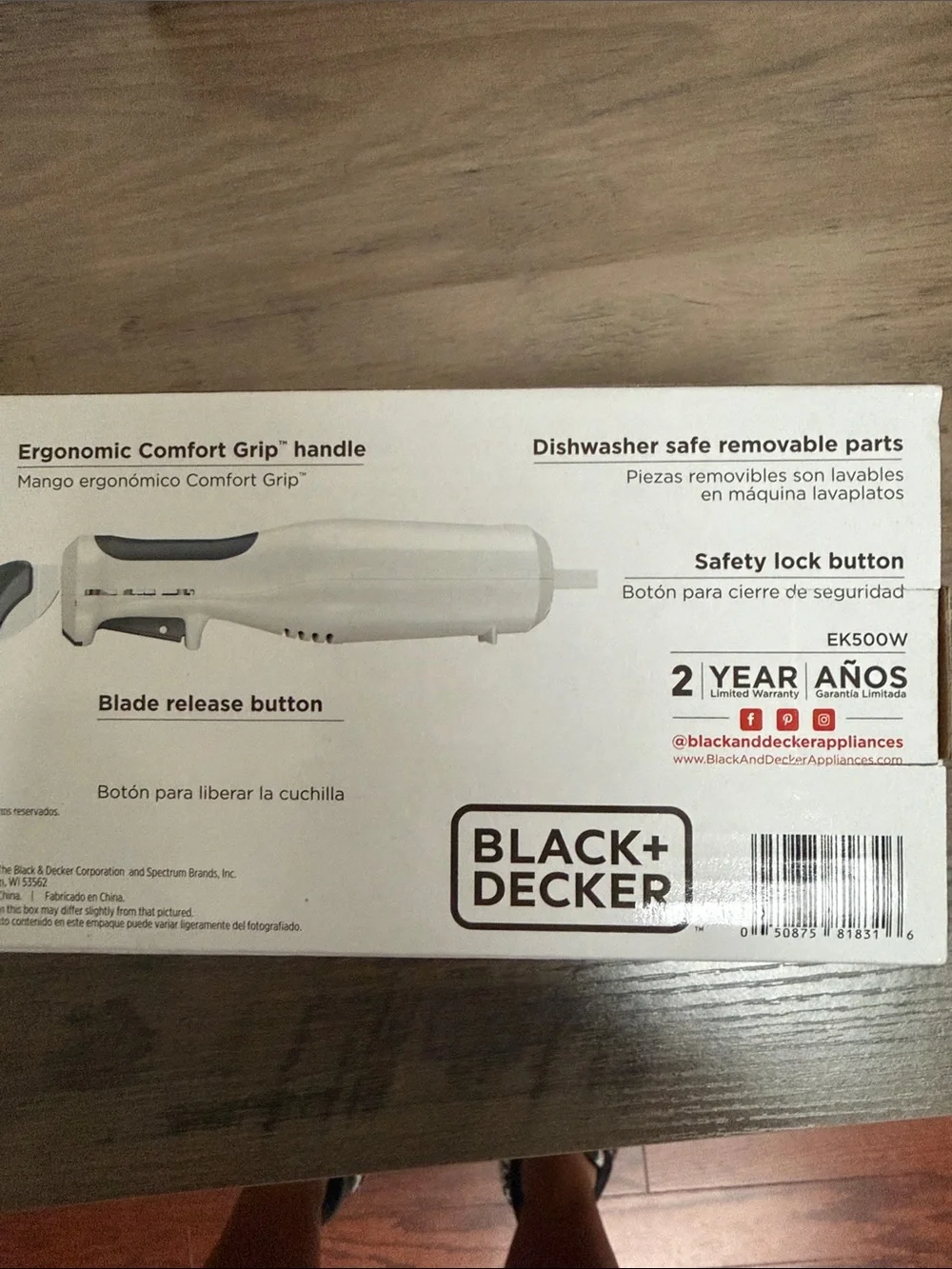 Black & Decker Electric Knife in White, Gray, and Red Packaging brand new